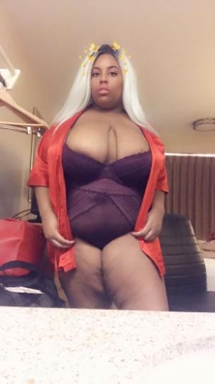 Female escort in Bakersfield (Hey men my name is honey with the sweetness im doing head jobs for 60 for 15mins and cute twat for 80 for 15 mins im ...) #1